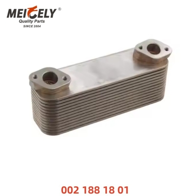 Solução de refrigeração profissional 002 188 18 01 Refrigerador de óleo de motor para MERCEDES-BENZ